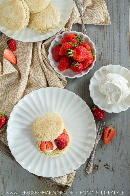 Ein Scone als Kuchen mit Mascarpone Erdbeeren Rezept