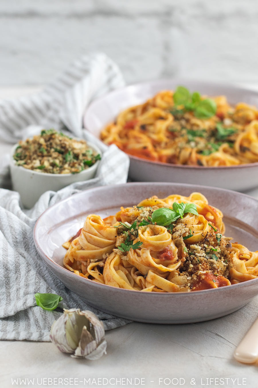 Tagliatelle mit Tomaten-Sardellen-Sauce | Pasta Grannies - ÜberSee-Mädchen