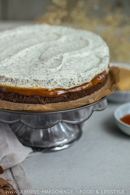 Vier Schichten Kuchenglück ohne Backen: Cookies Aprikosenmarmelade Marzipan und Mascarponecreme