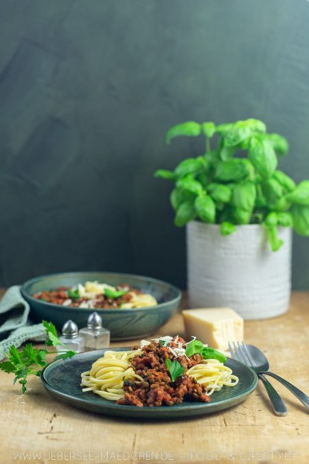 Pasta mit Salsiccia und Linsen in Tomatensauce herrlich herzhaft Rezept