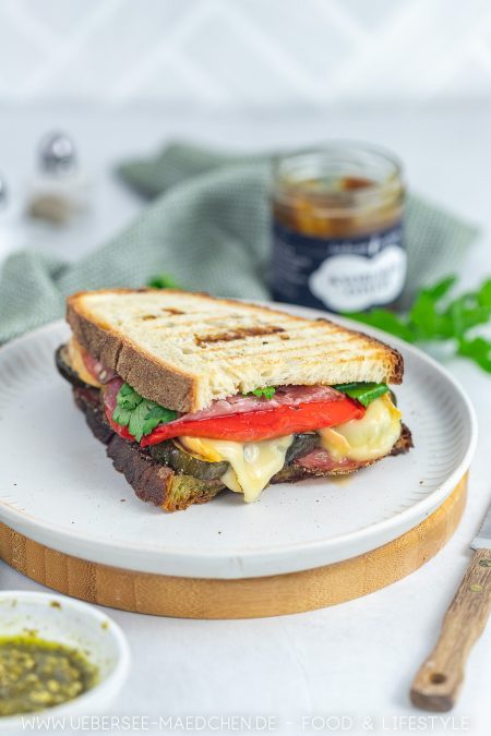 Antipasti-Sandwich mit Zucchini Röstpaprika Rezept