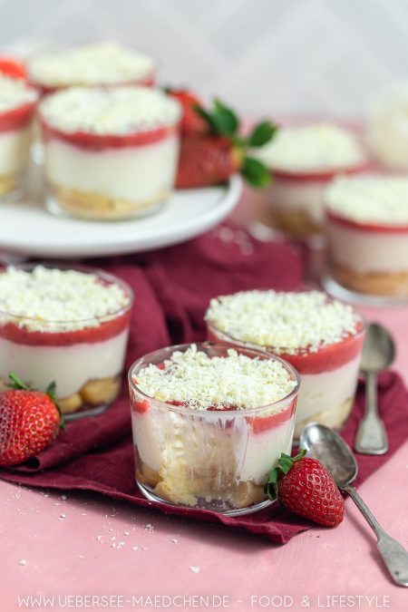Schnelles Erdbeer-Dessert im Glas