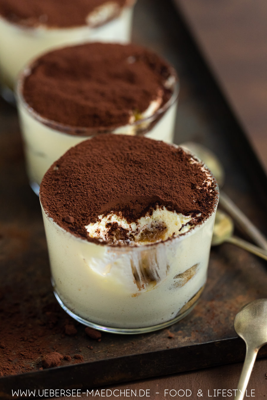 Tiramisu im Glas: Lieblings-Dessert aus Italien - ÜberSee-Mädchen Tiramisu im Glas: Lieblings-Dessert aus Italien - ÜberSee-Mädchen