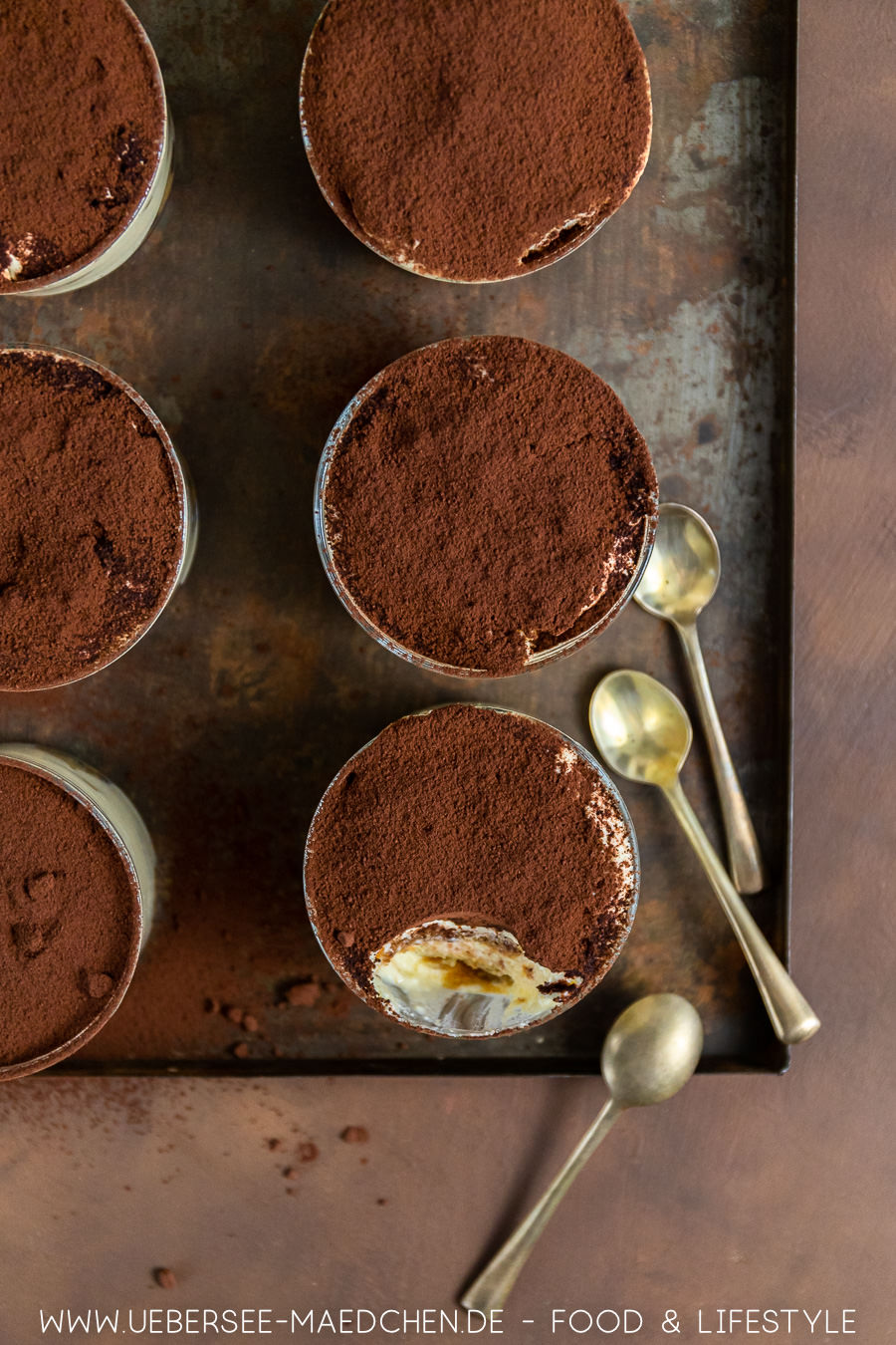 Tiramisu im Glas: Lieblings-Dessert aus Italien - ÜberSee-Mädchen Tiramisu im Glas: Lieblings-Dessert aus Italien - ÜberSee-Mädchen