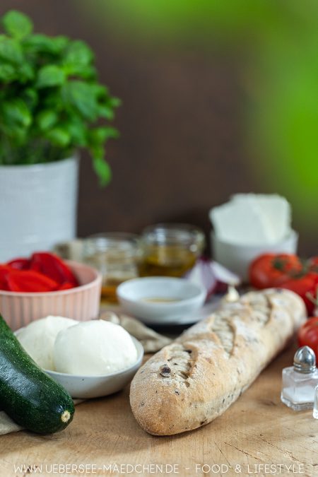 Zutaten für italienischen Salat zum Grillen