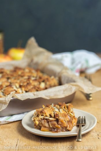 Nussiger Apfel-Streusel-Kuchen mit Karamell