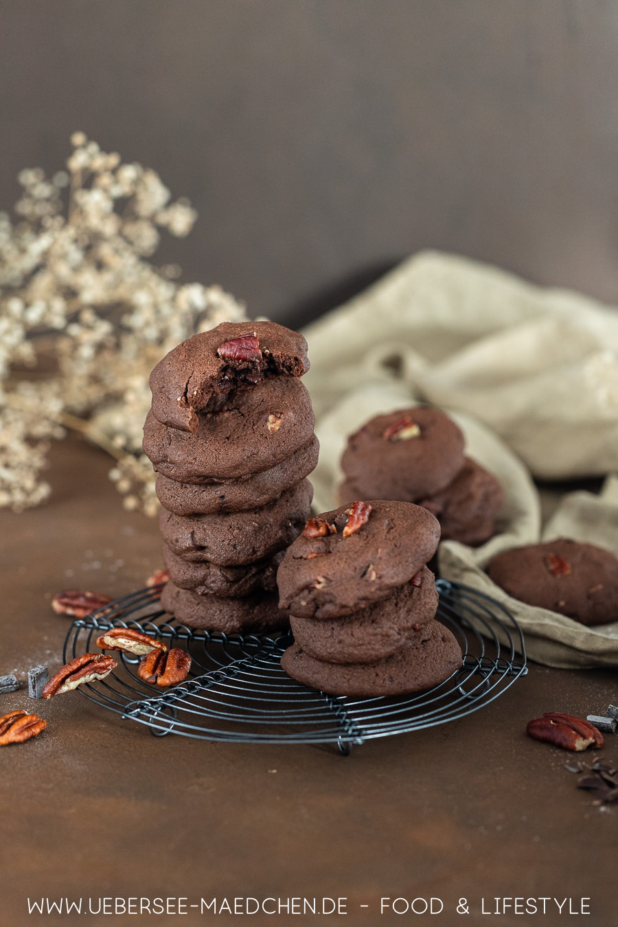 Schoko-Cookies mit Pekannüssen - traumhaft schokoladig - ÜberSee-Mädchen Schoko-Cookies mit Pekannüssen - traumhaft schokoladig - ÜberSee-Mädchen