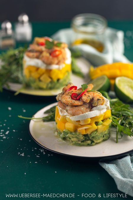 Garnelentürmchen mit Avocado, Mango und Mozzarella Rezept von ÜberSee-Mädchen Foodblog vom Bodensee