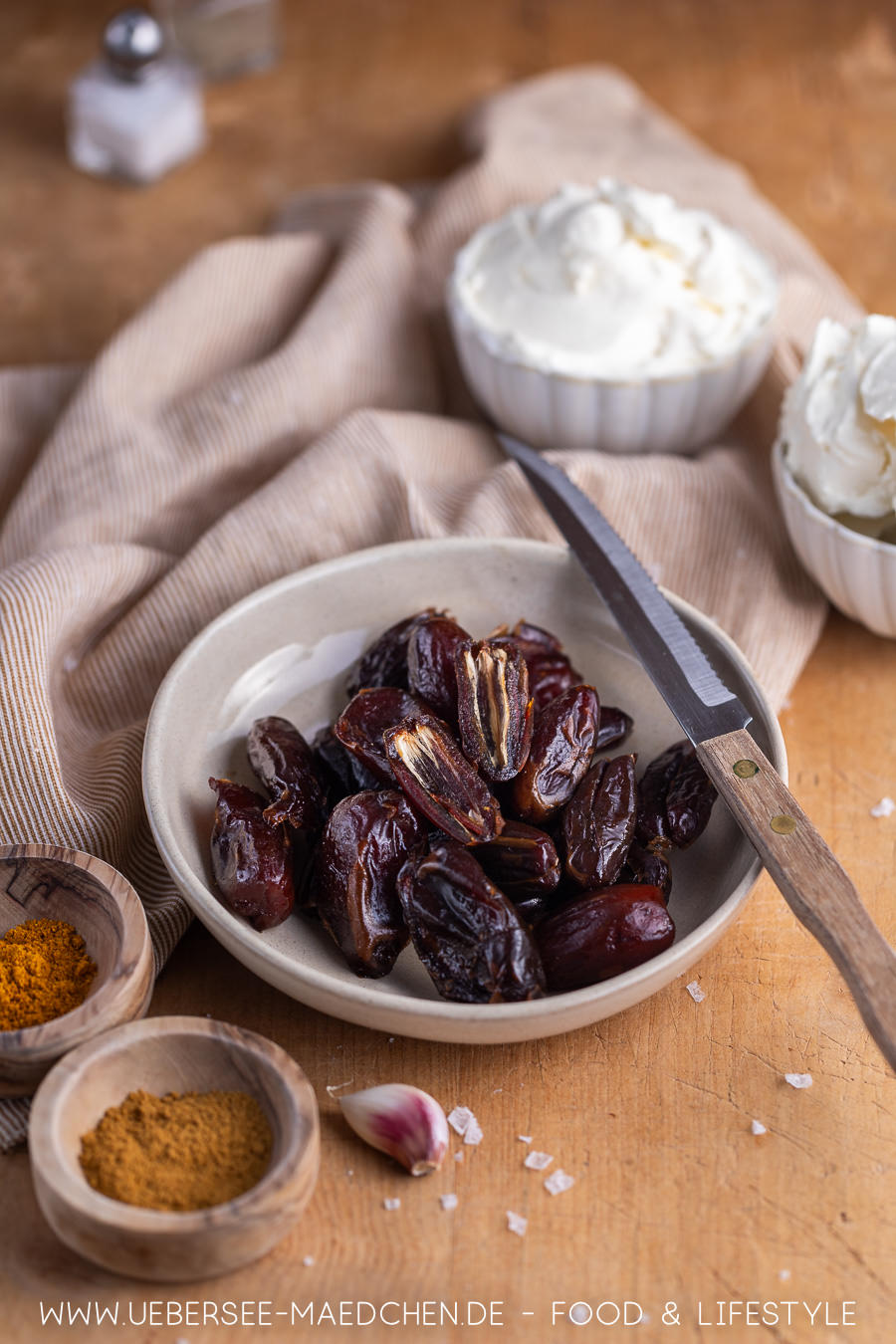 Dattelcreme | der einzig wahre, köstliche Dattel Curry Dip - ÜberSee ...