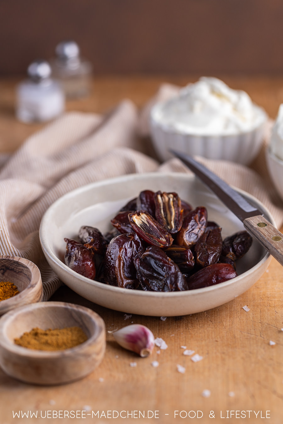 Dattelcreme | der einzig wahre, köstliche Dattel Curry Dip - ÜberSee ...