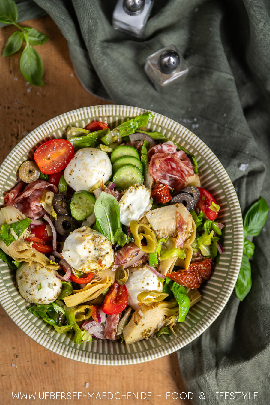 Italienischer Salat bombastisch lecker mit Antipasti &amp; Pesto-Dressing