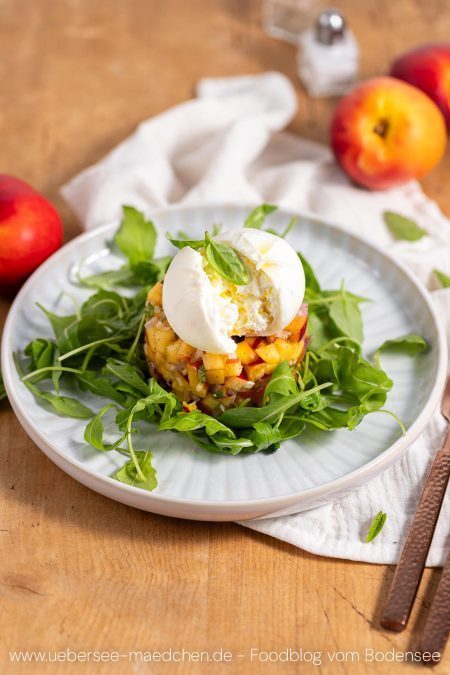 Nektarinentatar herzhaft mit Burrata Rucola Rezept von ÜberSee-Mädchen Foodblog vom Bodensee