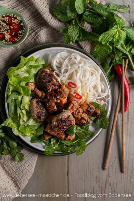 Bun cha Originalrezept aus Vietnam mit Schweinebauch Reisnudeln