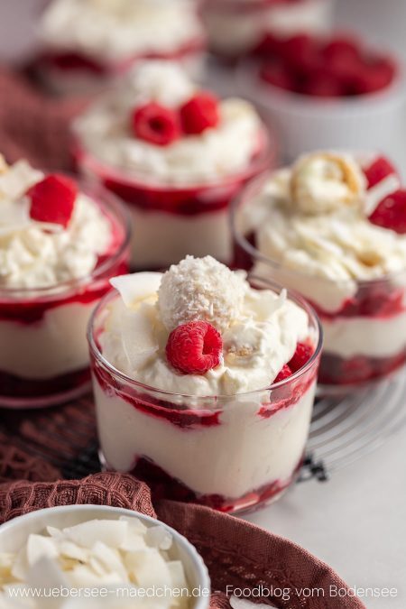 Raffaelo-Dessert Rezept mit Kokos Himbeeren von ÜberSee-Mädchen Foodblog vom Bodensee