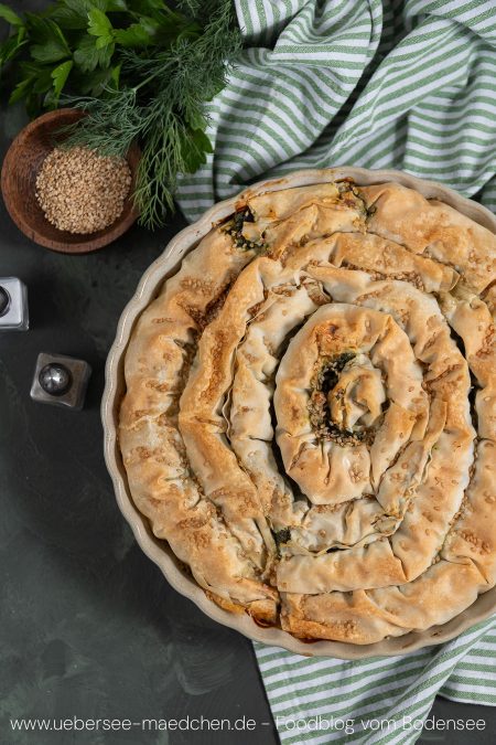 Filoteigschnecke mit Spinat, Feta, Ricotta Rezept