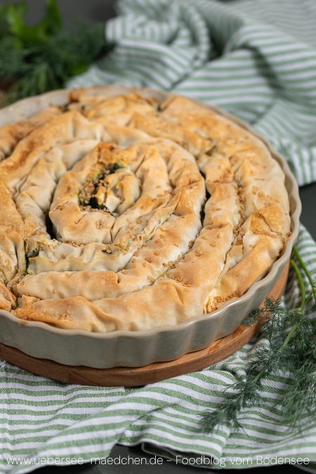 Spinat-Feta-Schnecke Rezept Börek Spanakopita aus Filoteig