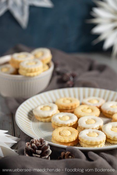 Doppeldecker-Plätzchen mit Eierlikör-Vanille-Creme