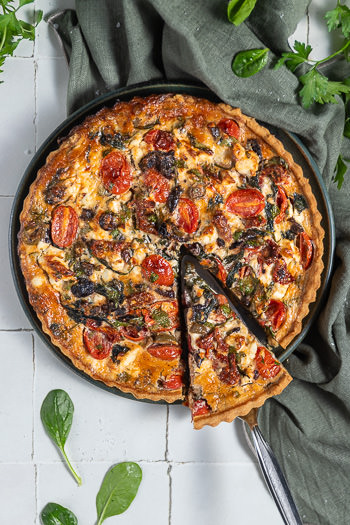 Quiche mit Tomate Spinat Oliven Feta Rezept von ÜberSee-Mädchen Foodblog vom Bodensee