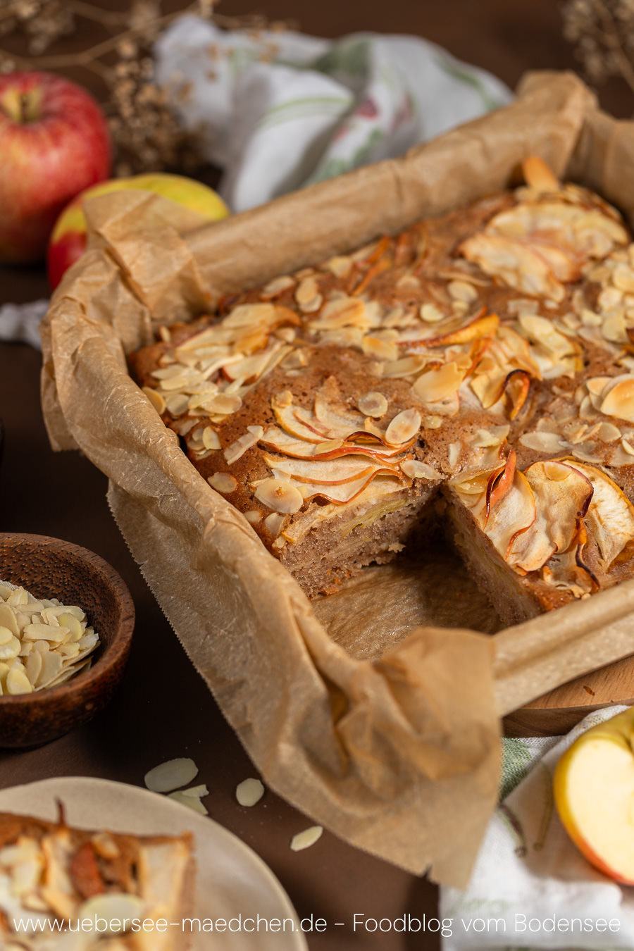 Blechkuchen mit viel Apfel und Mandeln wie in Frankreich