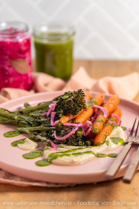 Ofengemüse auf Sesamcreme Tahin nach Samin Nosrat