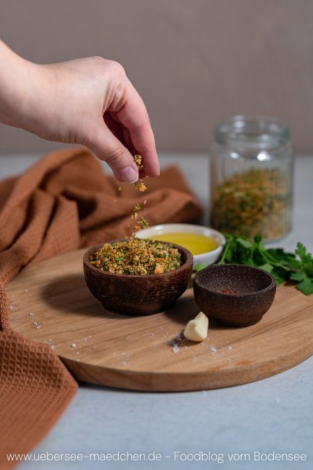 Pangrattato Rezept für italienische Knusperbrösel zu Pasta Foodblog vom Bodensee Überlingen