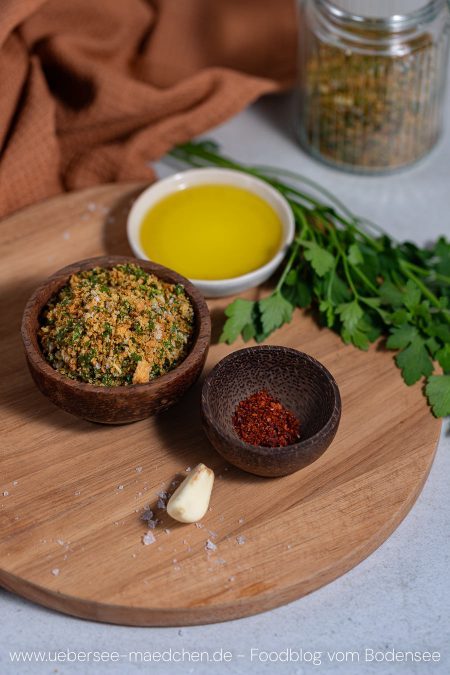 Pangrattato Rezept für italienische Knusperbrösel zu Pasta Foodblog vom Bodensee Überlingen