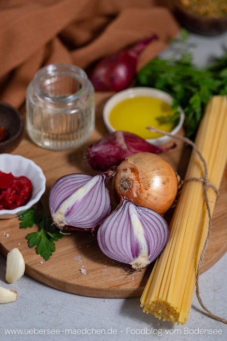 Zutaten für karamellisierte Zwiebel Pasta nach Mateo Zielonka