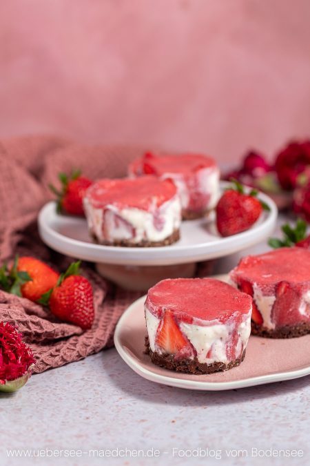 Erdbeertörtchen Dessertring mit Schokoboden Creme Rezept von ÜberSee-Mädchen Foodblog vom Bodensee