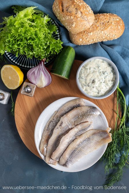 Zutaten für zwei Fischbrötchen mit Matjes Remoulade