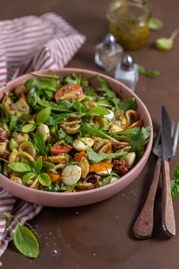 Italienischer Nudelsalat mit Pesto Rezept von ÜberSee-Mädchen Foodblog vom Bodensee