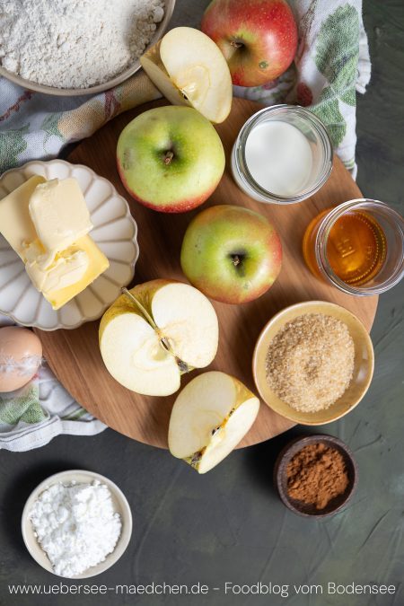 Zutaten für Apfelkuchen im MIniformat aus der Muffinform Rezept